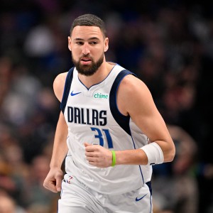 世界杯直播入口-铁麻了！克莱替补10中2&amp;三分7中1仅拿5分1板2助