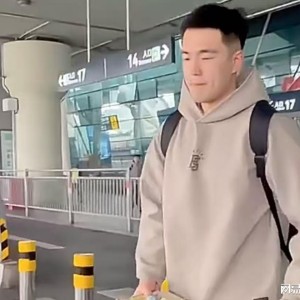 世界杯比赛高清直播-重磅！广东队紧急召回张文逸，杜锋彻底不要防守了？